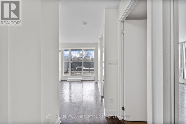 Building Photo - 160 Flemington Rd