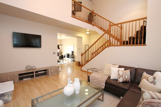 Building Photo - 147 Enclave Cir