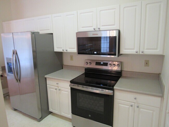 Building Photo - Exceptional Home Clean