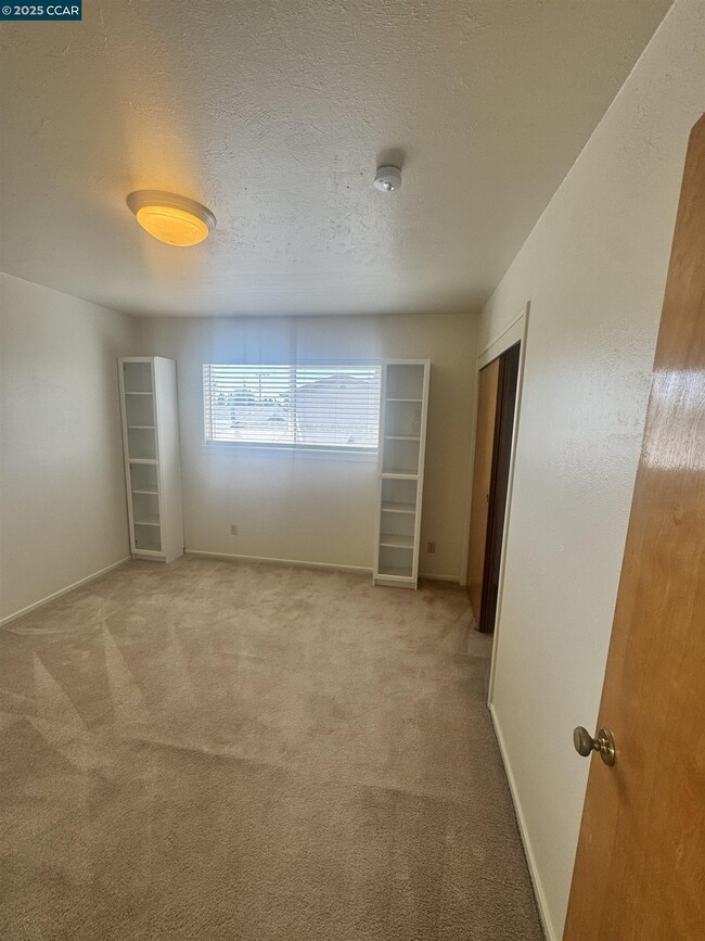 Building Photo - 674 Maud Ave