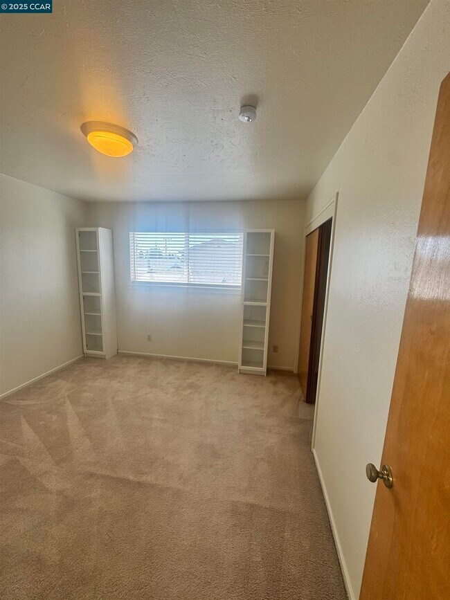 Foto del edificio - 674 Maud Ave