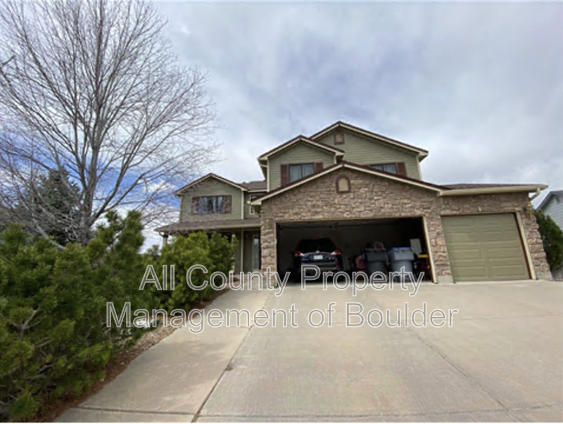 Building Photo - 2139 Redfield Cir