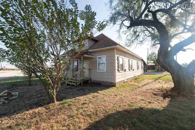 Building Photo - 1104 N Bridge St