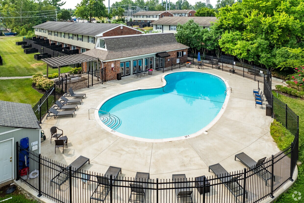 Foto principal - Townhomes & Flats at Fontaine