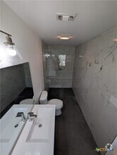 Building Photo - 405 Oakwood Blvd