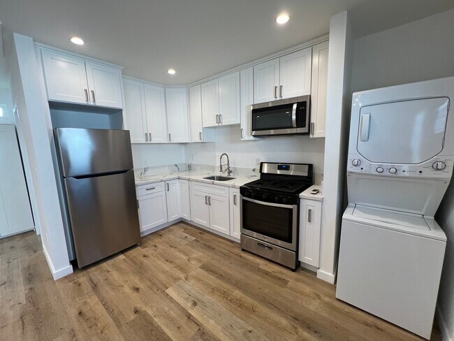 Building Photo - 5400 Veloz Ave
