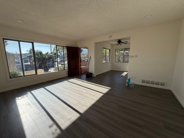 Foto del edificio - 212 N Pasadena Ave