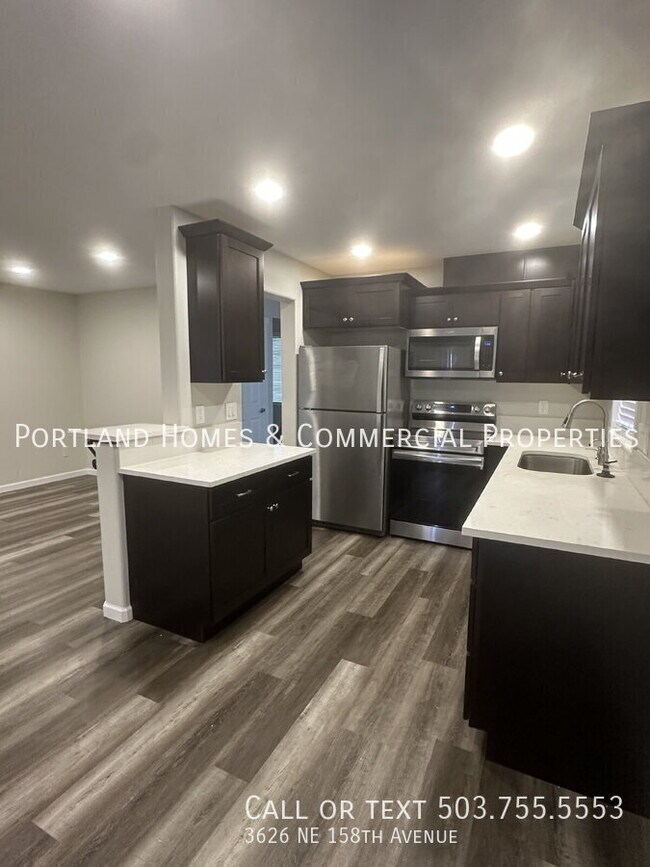 Foto del edificio - 3626 NE 158th Ave