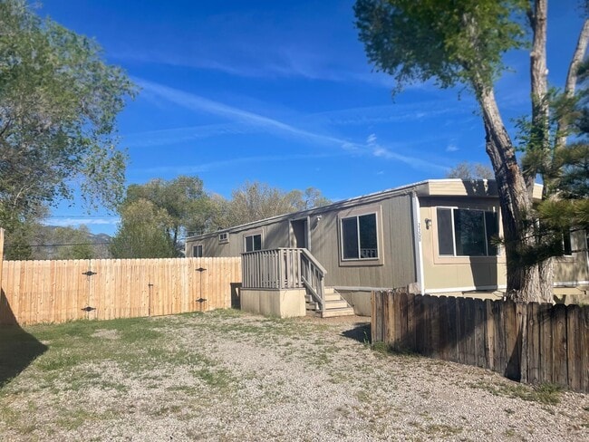 Foto del edificio - 2308 Airport Rd