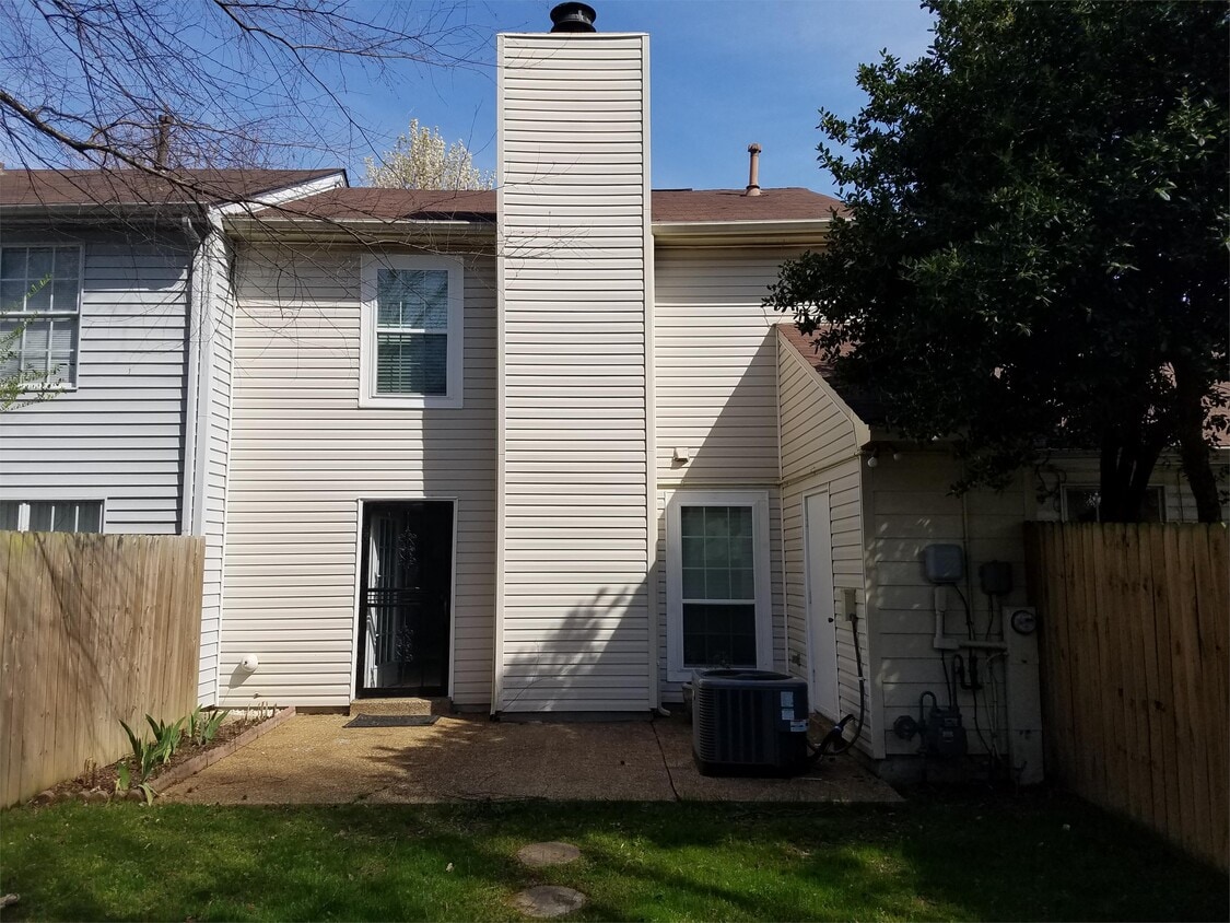 Foto principal - 6997 Wesley Ct