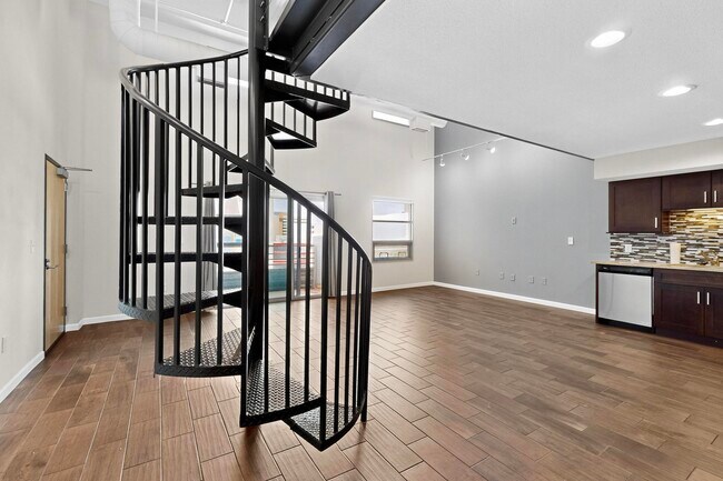 Foto del edificio - 524 Central Ave SW