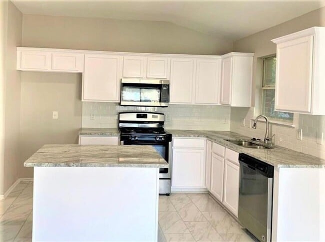 Foto del edificio - 3818 Top Rock Ln