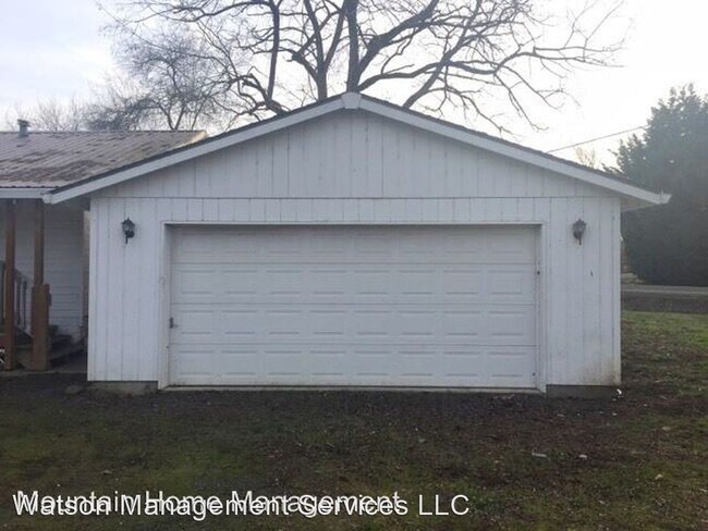 Building Photo - 3 br, 1 bath House - 927 Pine St