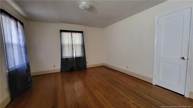 Foto del edificio - 207 W 16th St