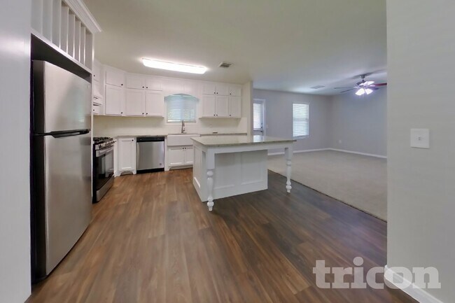 Foto del edificio - 10115 Dawson Hill Lane