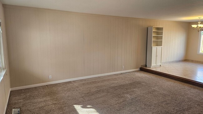 Building Photo - RENT WILL BE $3950 THROUGH MAY 2026!