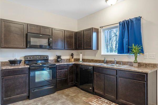Building Photo - 1547 Shire Village Dr
