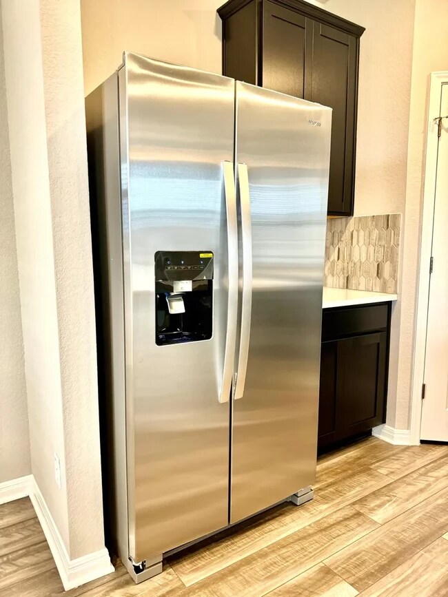 Foto del edificio - 3708 Sweet Watermelon Ln