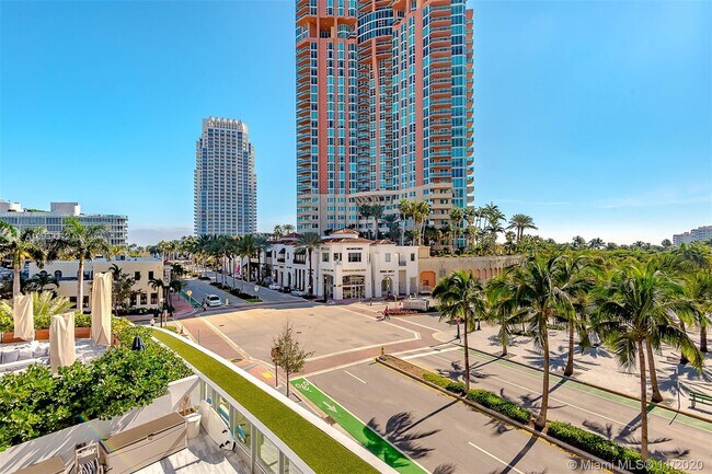 Building Photo - 801 South Pointe Dr