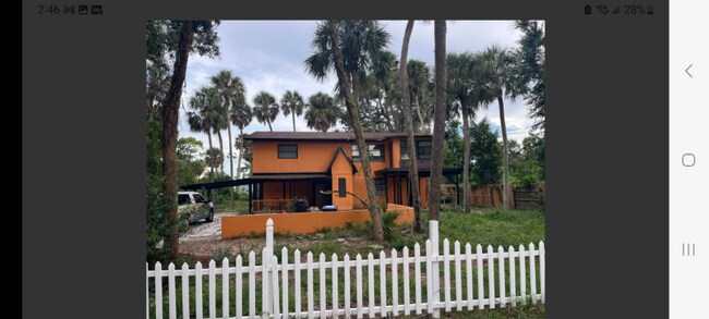 Building Photo - 450 Shamrock Dr