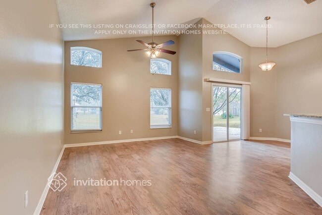 Foto del edificio - 219 Chestnut Creek Dr