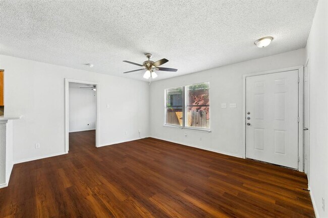 Foto del edificio - 5707 Spring Meadow Rd