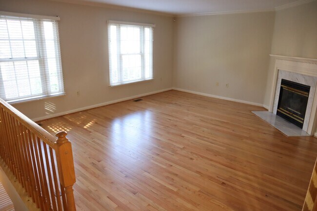 Foto del edificio - Premium Townhome in Kentlands Hill District