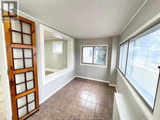 Building Photo - 2267 Highland Ave