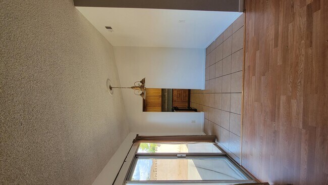 Foto del edificio - 2823 E Ave R 13