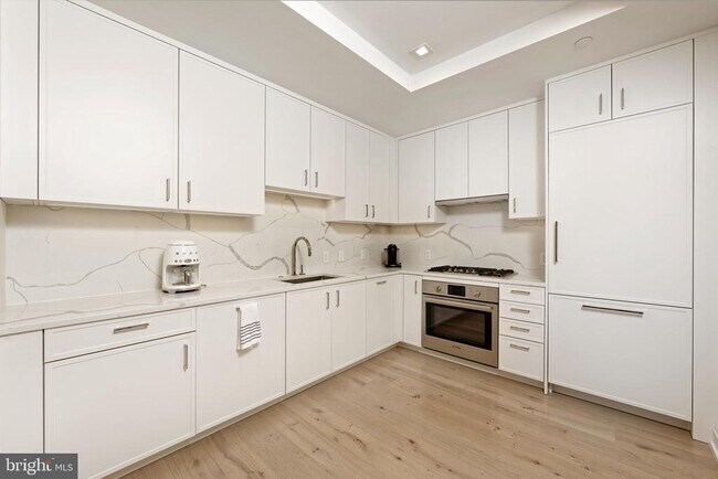 Foto del edificio - 8551 Connecticut Ave