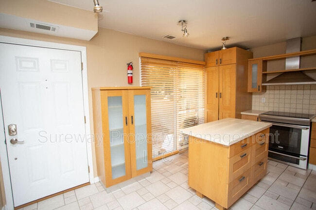 Building Photo - 1145 Golden Pond Ct