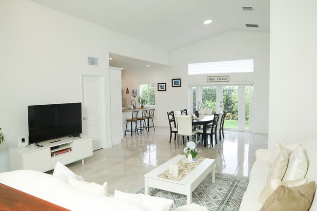 Building Photo - 14758 SW 39th Terrace