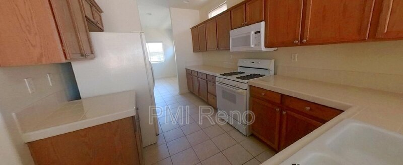 Building Photo - 663 Canary Cir