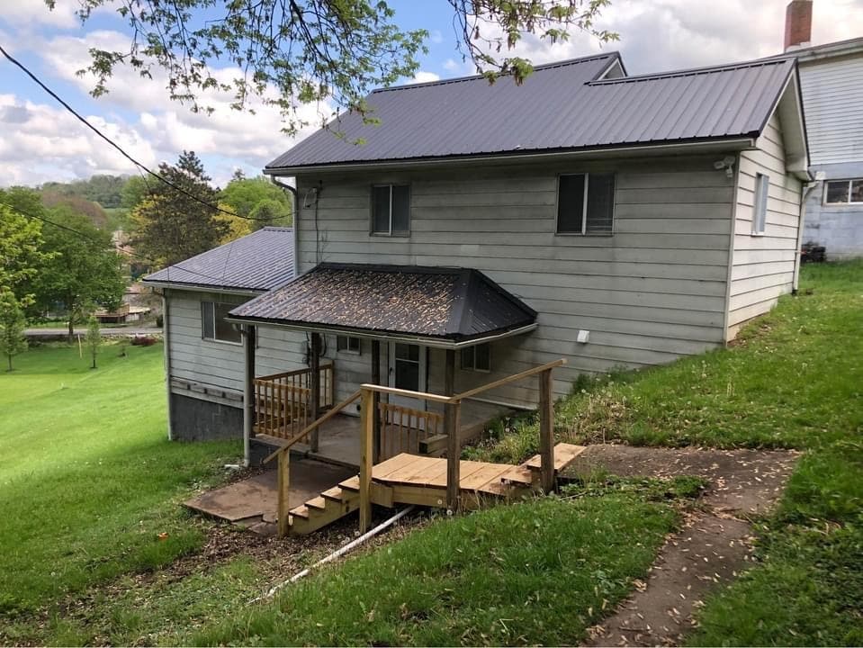 Primary Photo - 2-602 Locust Ave