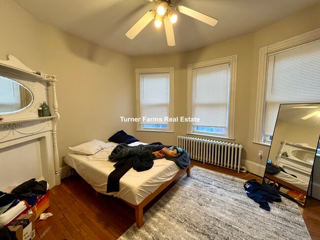 Building Photo - 124 Calumet St