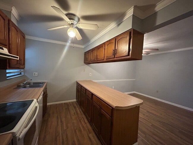 Building Photo - Super Cute 2 Bed/1 Bath in Quiet Community!