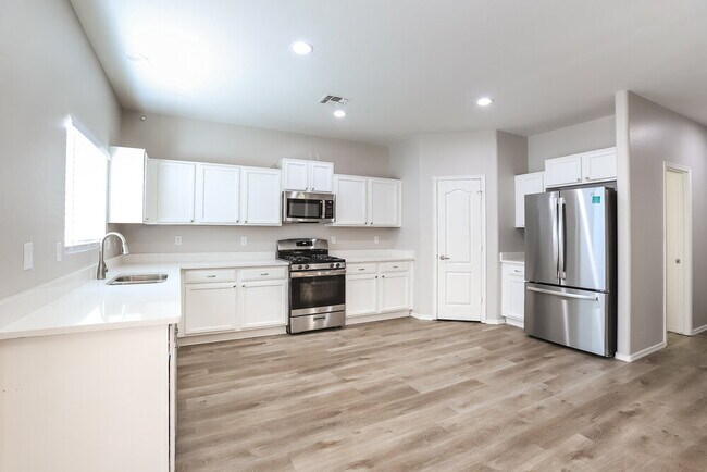 Foto del edificio - 17267 W Rimrock St
