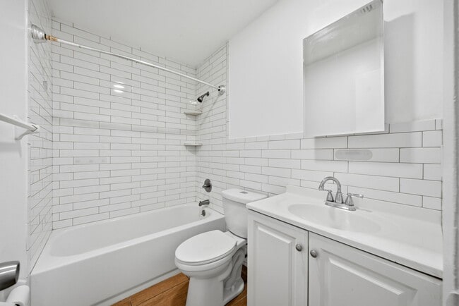 Foto del edificio - 310 E Frances Ave