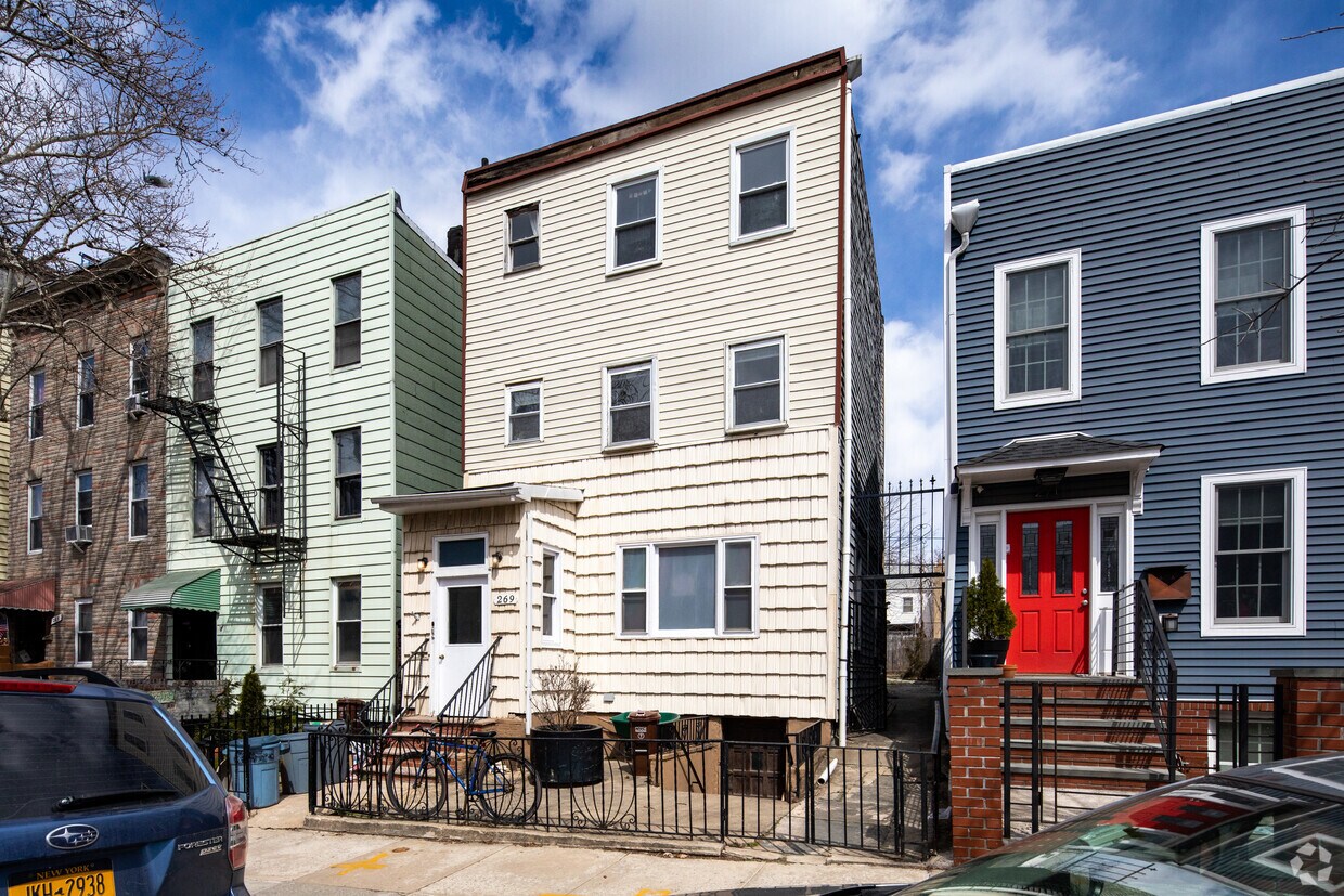 Primary Photo - 260 18th St