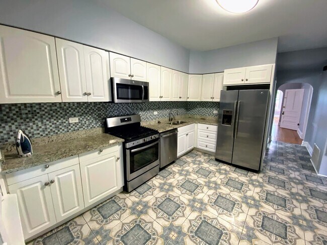 Building Photo - 2729 N Kedzie Ave