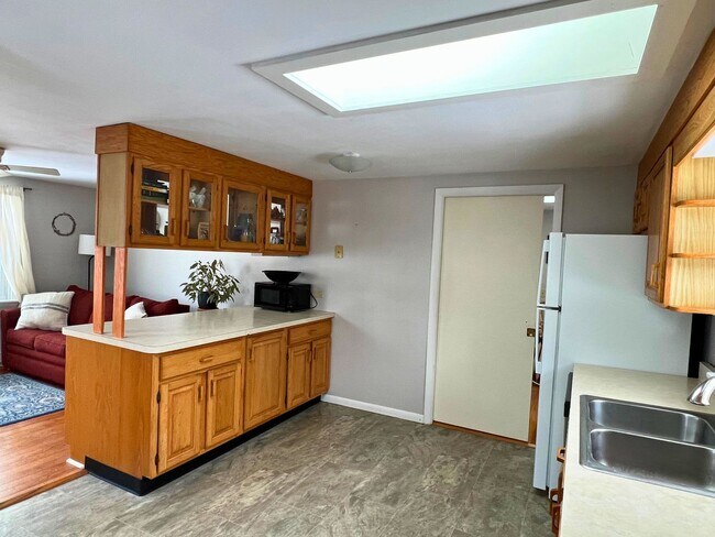 Foto del edificio - Bright 1BD/1BA Duplex Apartment in Williston