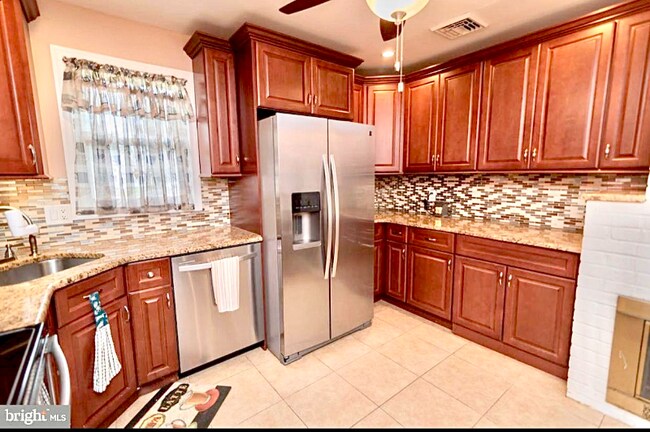 Building Photo - 31 Openwood Ln