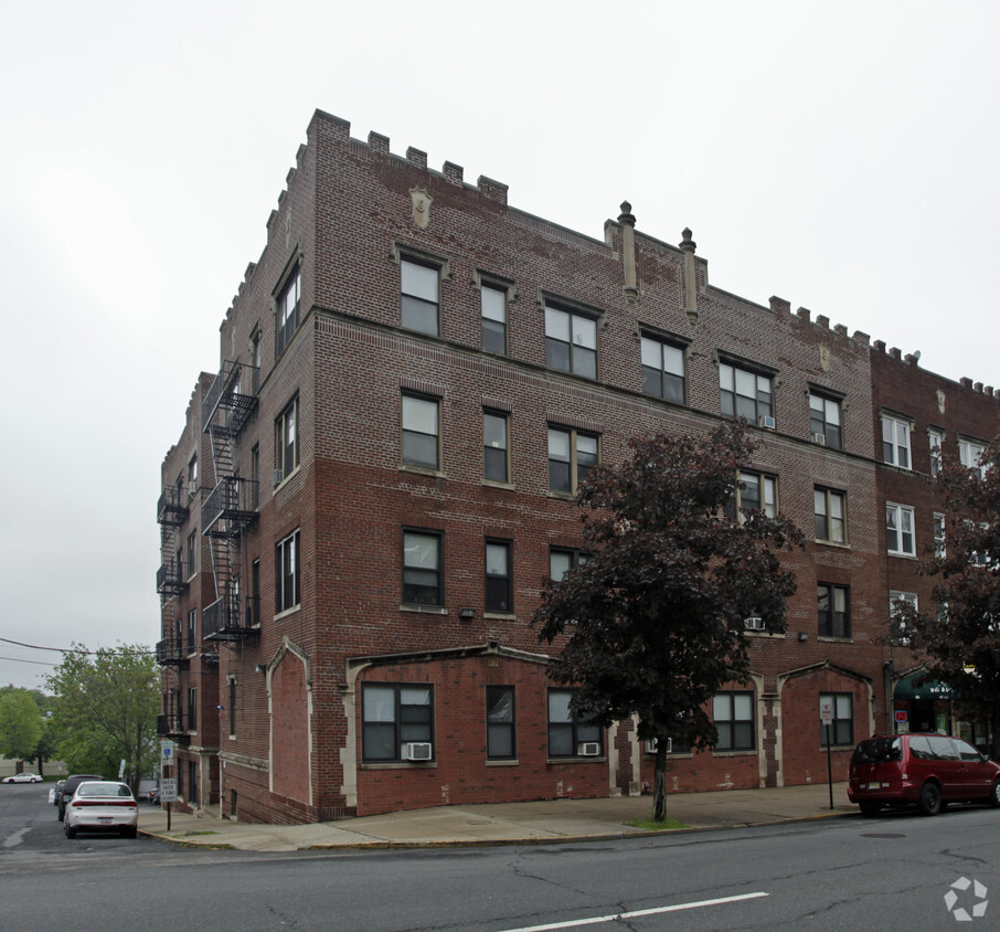 Primary Photo - Garrett Apartments