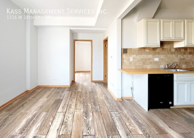 Foto del edificio - 1316 W 18th St