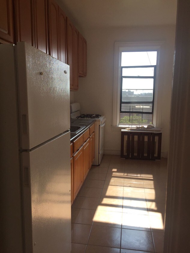 Primary Photo - 1261 Schenectady Ave