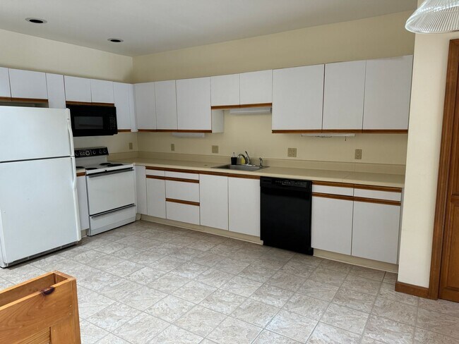 Foto del edificio - 2 Bedroom, 2 Bathroom Lakefront Condo