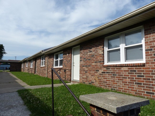 Building Photo - 412 Lester St