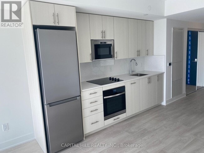 Photo du bâtiment - 2425 Simcoe St N