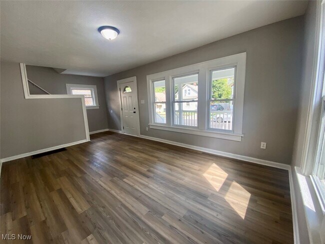 Foto del edificio - 1062 Pitkin Ave