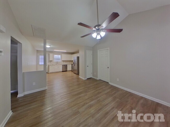 Foto del edificio - 310 Dexter Pl